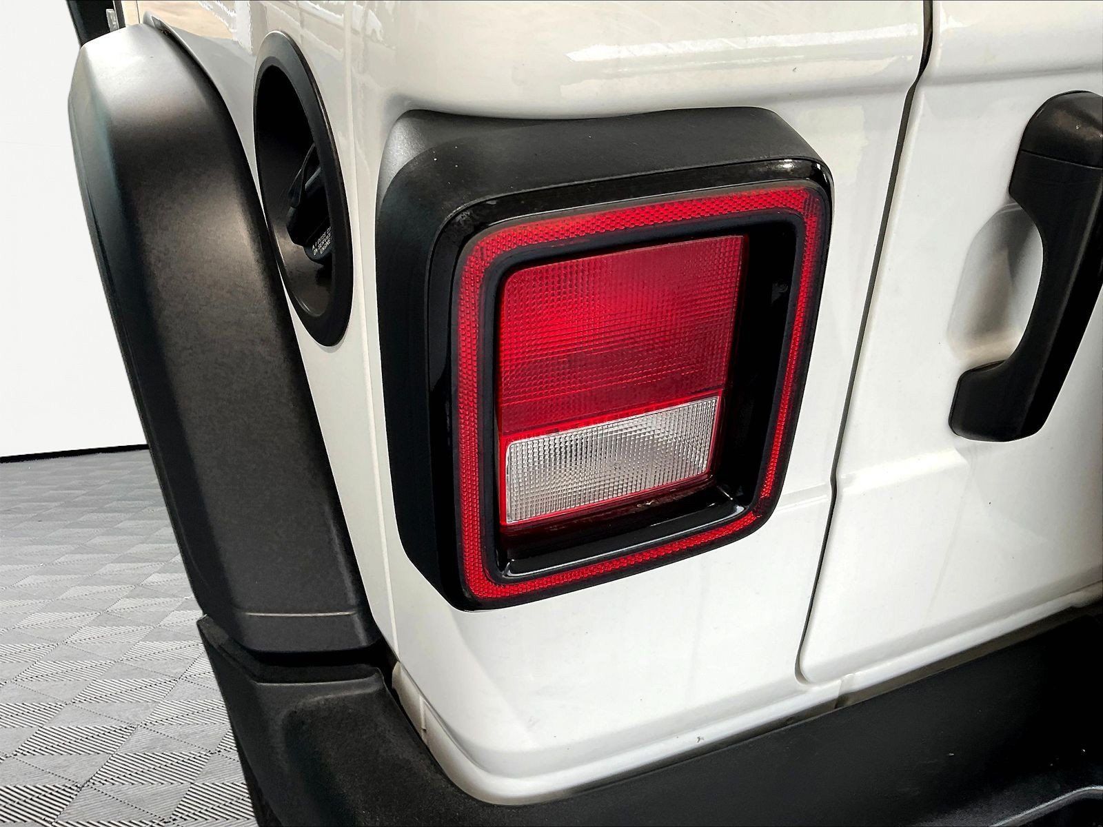 Used 2024 Jeep Wrangler Unlimited Sport AWD/4WD image 23