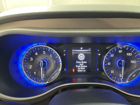 Used 2024 Chrysler Voyager LX FWD image 17