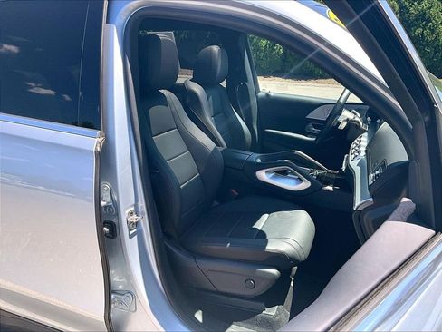 Used 2025 Mercedes-Benz GLS 450 4MATIC image 11