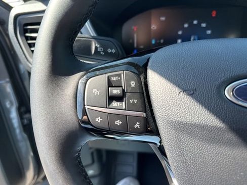 New 2025 Ford Escape SE FWD image 18