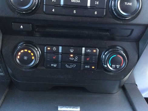 Used 2018 Ford F150 XLT w/ Equipment Group 302A Luxury image 16