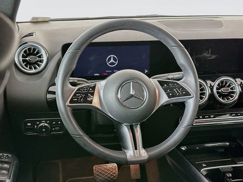 Used 2025 Mercedes-Benz GLA 250 image 18