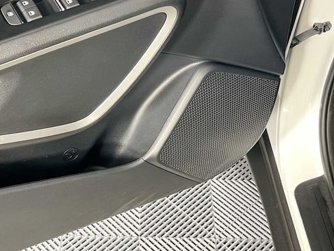 Used 2025 Kia Soul LX w/ LX Technology Package FWD image 18