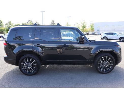 Used 2024 Lexus GX 550 AWD/4WD image 8