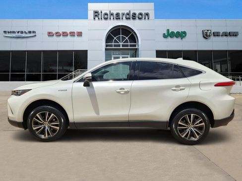 Used 2021 Toyota Venza LE AWD/4WD image 3