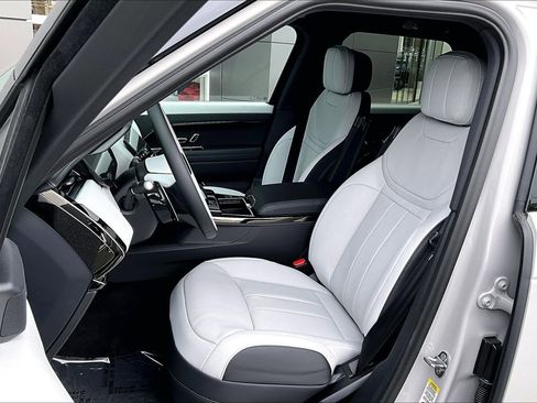 New 2026 Land Rover Range Rover Sport Dynamic SE AWD/4WD image 9