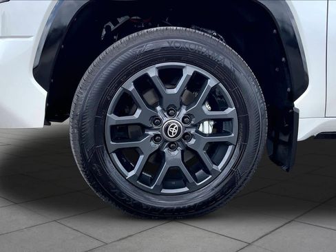 Used 2025 Toyota Tundra Platinum image 11