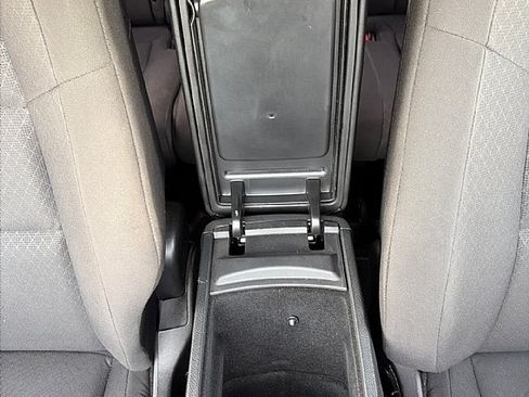 Used 2019 Jeep Grand Cherokee Laredo AWD/4WD image 24