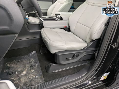 Certified 2025 Ford Expedition Platinum w/ Driver's Package AWD/4WD image 13