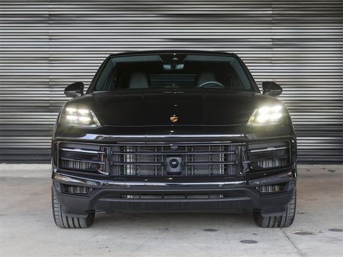 Certified 2025 Porsche Cayenne E-Hybrid Coupe image 10