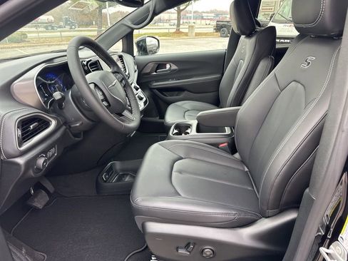 New 2026 Chrysler Pacifica Select image 57