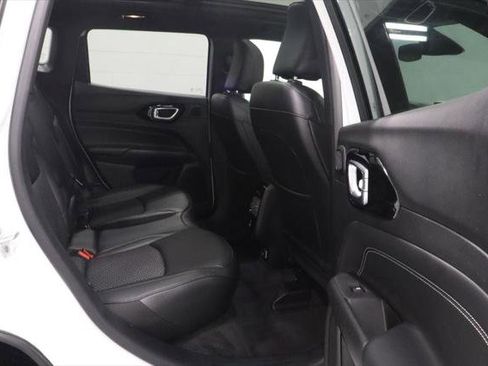 Certified 2023 Jeep Compass Latitude w/ Sun and Sound Group AWD/4WD image 19