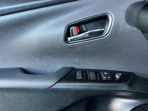Certified 2022 Toyota Prius Prime XLE FWD image 11