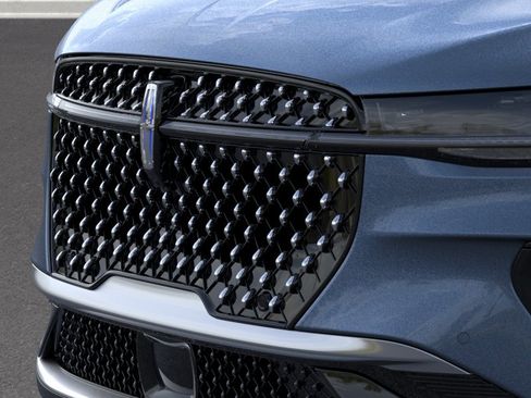 New 2026 Lincoln Nautilus Premier AWD/4WD image 17