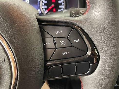 Certified 2022 Jeep Renegade Latitude AWD/4WD image 13
