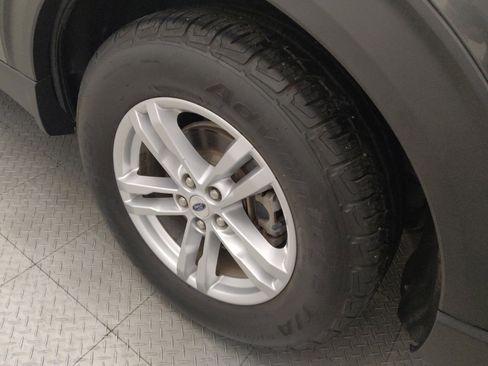 Used 2020 Ford Explorer XLT RWD image 31