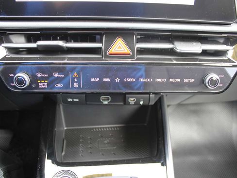 New 2025 Kia Niro EX image 41