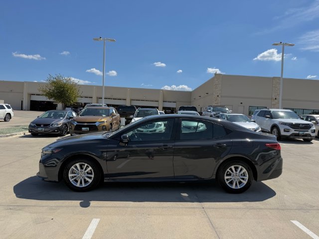 Used 2026 Toyota Camry LE FWD image 8