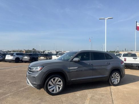 Used 2021 Volkswagen Atlas Cross Sport SE FWD image 10