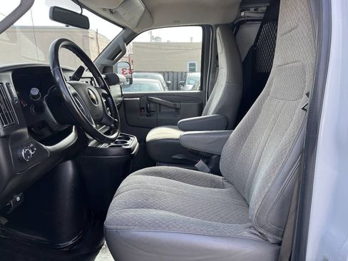 Used 2021 Chevrolet Express 2500 w/ Driver Convenience Package image 8