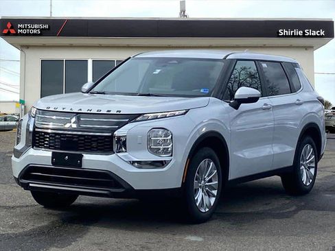 New 2026 Mitsubishi Outlander ES image 1