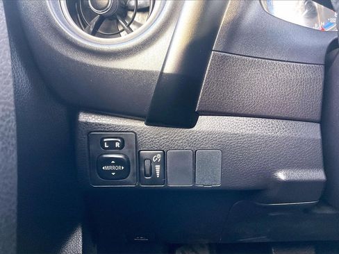 Used 2017 Toyota Corolla L image 34