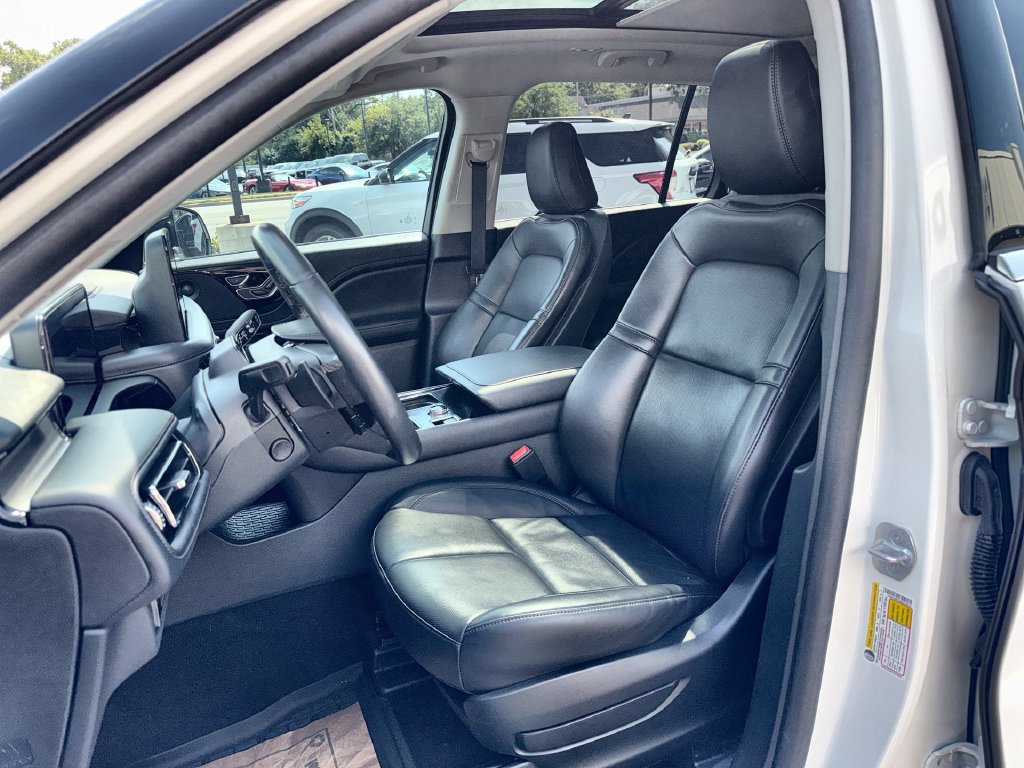 Used 2025 Lincoln Aviator 2WD w/ Equipment Group 101A image 13