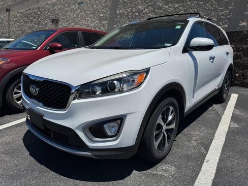 Used 2017 Kia Sorento EX w/ Option Group 040 AWD/4WD image 3