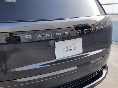 New 2025 Land Rover Range Rover SE image 12