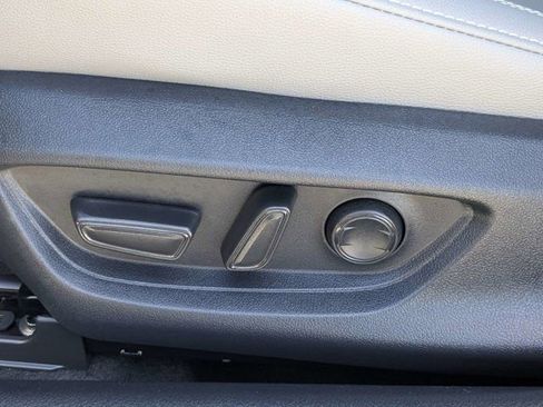 Used 2025 Toyota Camry SE FWD image 19