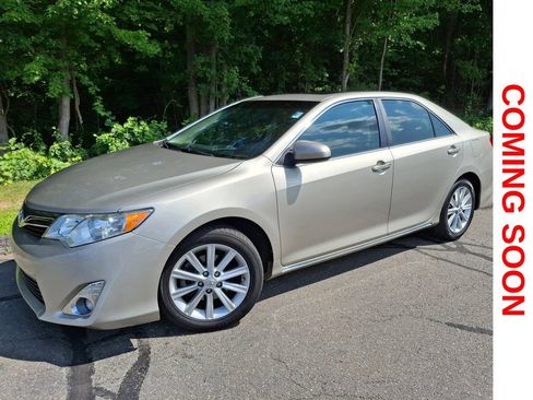 Used 2014 Toyota Camry XLE w/ Leather Package FWD image 1