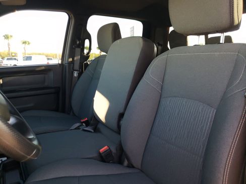 Used 2024 RAM 2500 Tradesman w/ Chrome Appearance Group image 23