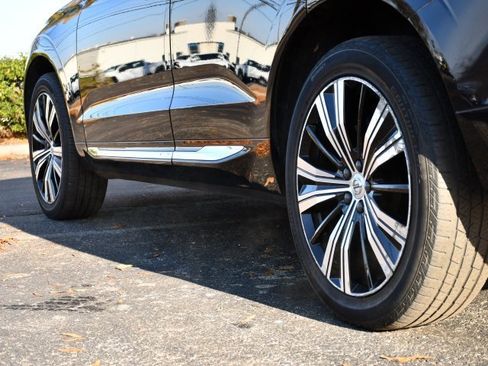 Used 2023 Volvo XC60 B5 Plus w/ Climate Package image 9