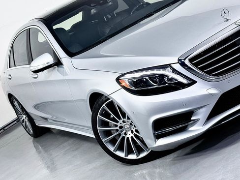Used 2015 Mercedes-Benz S 550 Sedan image 4