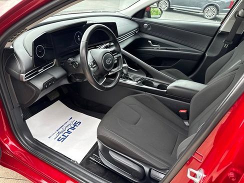 Used 2023 Hyundai Elantra SEL w/ Convenience Package FWD image 6