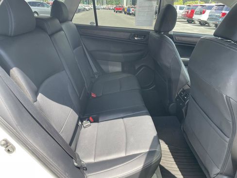 Used 2017 Subaru Outback 3.6R Limited AWD/4WD image 28