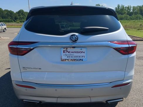 Used 2020 Buick Enclave Essence AWD/4WD image 5