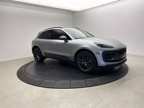 Certified 2024 Porsche Macan Turbo AWD/4WD image 9