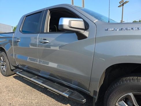Used 2023 Chevrolet Silverado 1500 LT AWD/4WD image 10