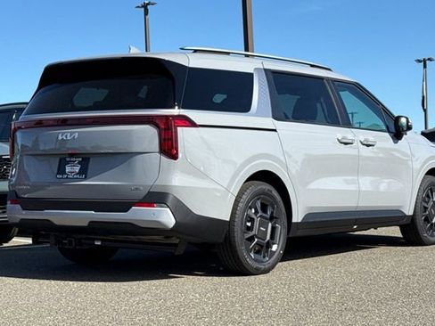 New 2026 Kia Carnival EX FWD image 5
