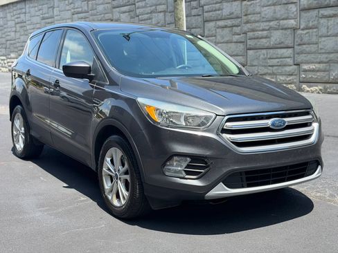 Used 2017 Ford Escape SE AWD/4WD image 5