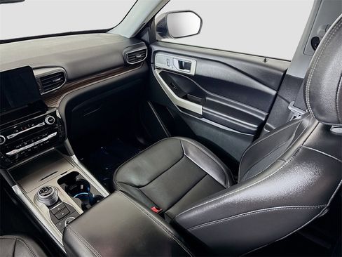 Used 2021 Ford Explorer Limited w/ Equipment Group 301A image 25