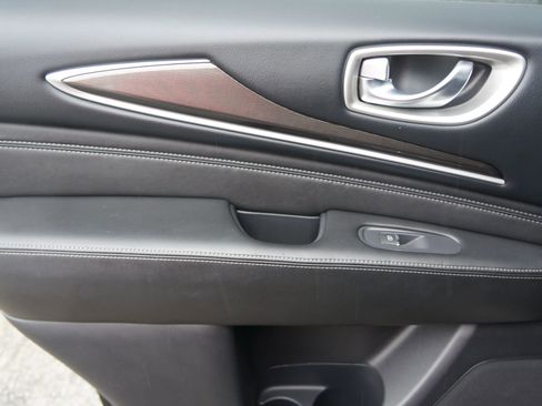 Used 2019 INFINITI QX60 Luxe w/ Essential Package image 27