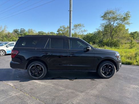 Used 2024 Ford Expedition Limited AWD/4WD image 8