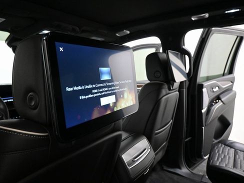 Used 2023 Cadillac Escalade ESV Sport Platinum image 16