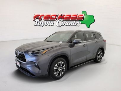 Used 2021 Toyota Highlander XLE