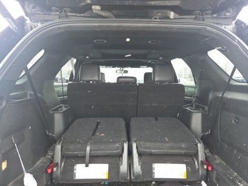 Used 2018 Ford Explorer XLT w/ Equipment Group 202A image 7