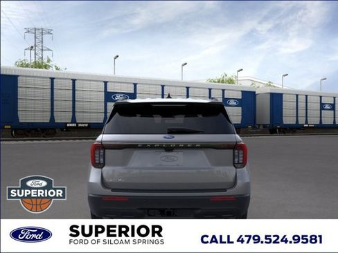 New 2026 Ford Explorer Active RWD image 5