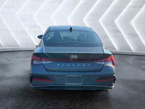 Used 2026 Hyundai Elantra SE FWD image 6