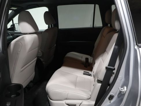 Used 2023 Honda Passport EX-L image 16